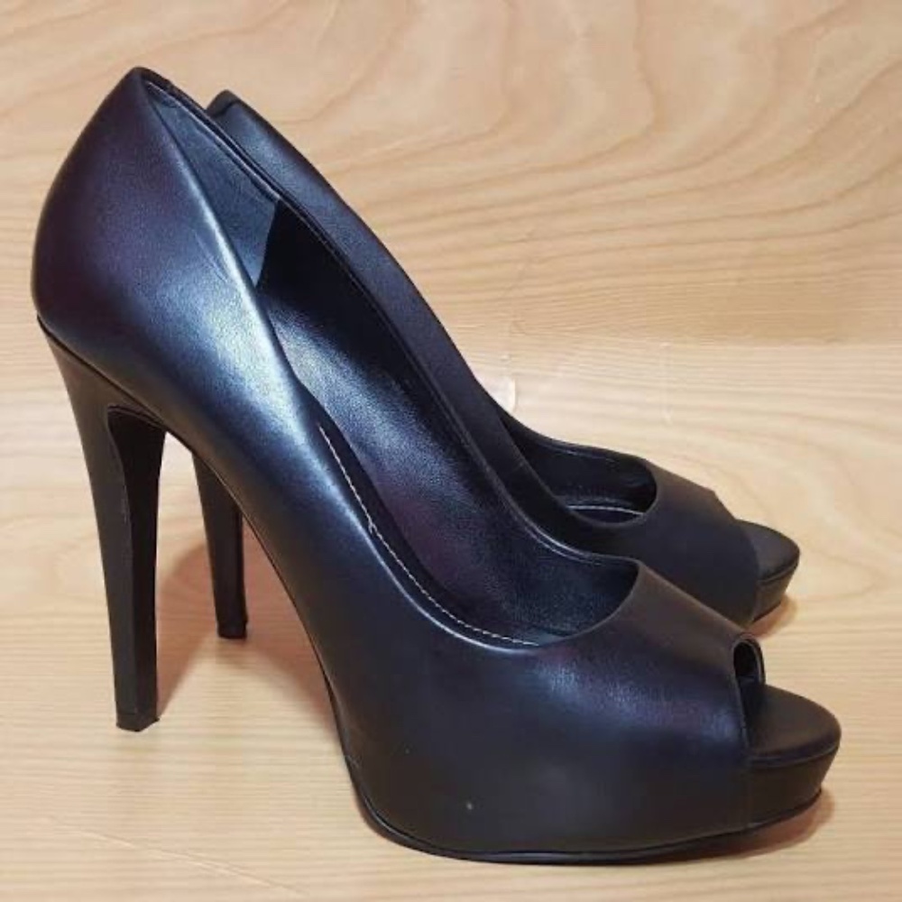 Classic Charles by Charles David Platform Fox Peep Toe